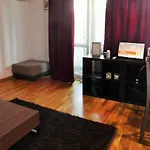 Nicole\'S Apartment 2